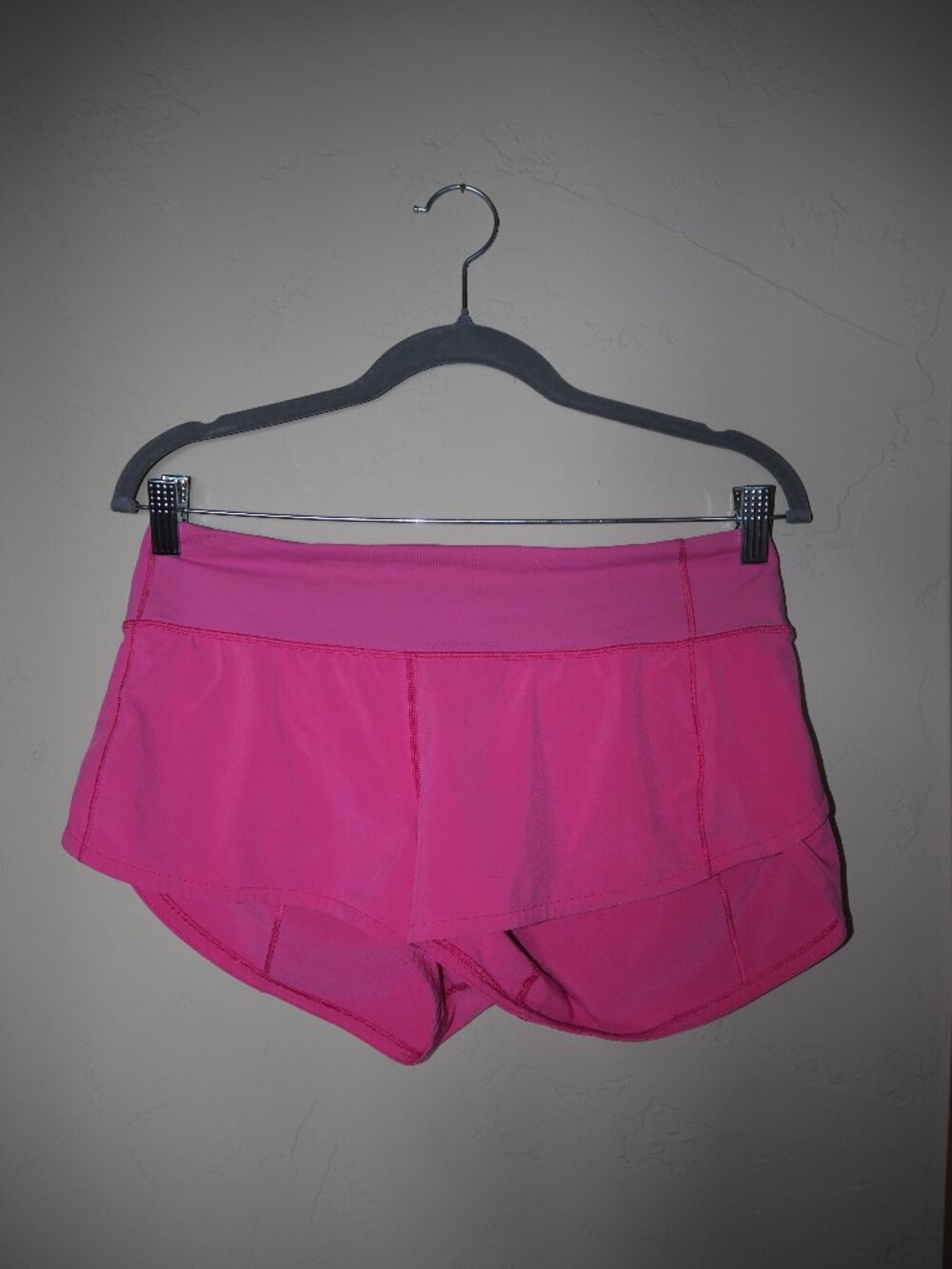 Lululemon Speed Shorts 2.5” Bright Pink Size 6 Running